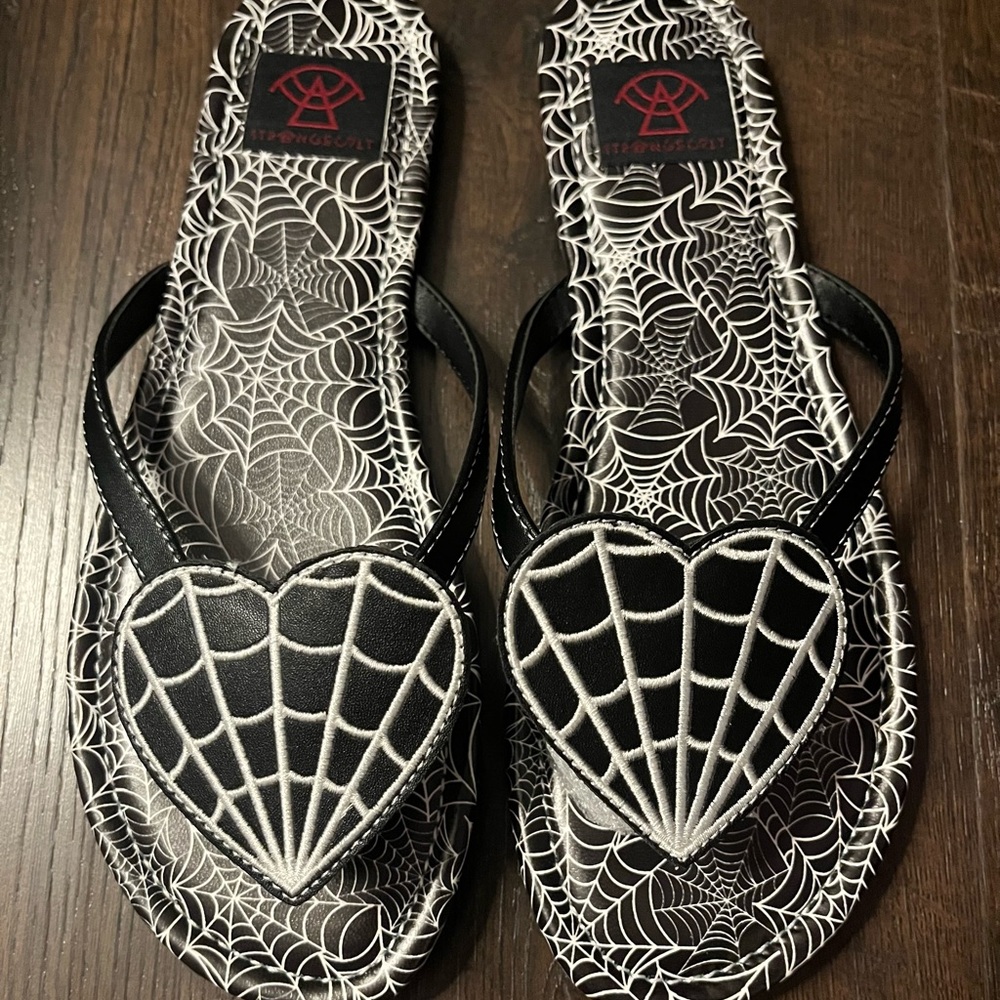 Strangecvlt Spider Web Heart sandals-size 8